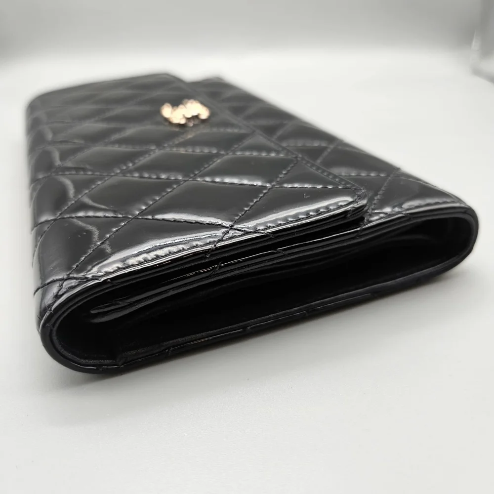 🖤CHANEL Authentic Black Quilted Patent Leather Clutch/Wallet🖤